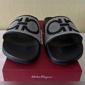 NIB SALVATORE FERRAGAMO Women’s Groove FLW 1 cm Pool Slide Sandals